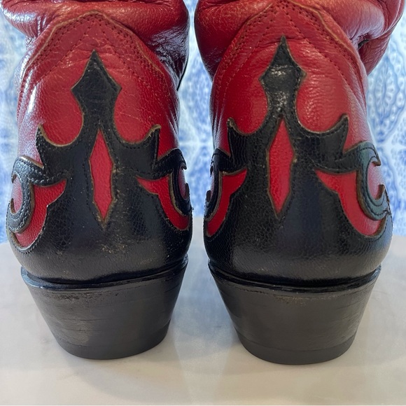 Handcrafted Leather Cowboy Boots with Overlay Details - Picture 4 of 13